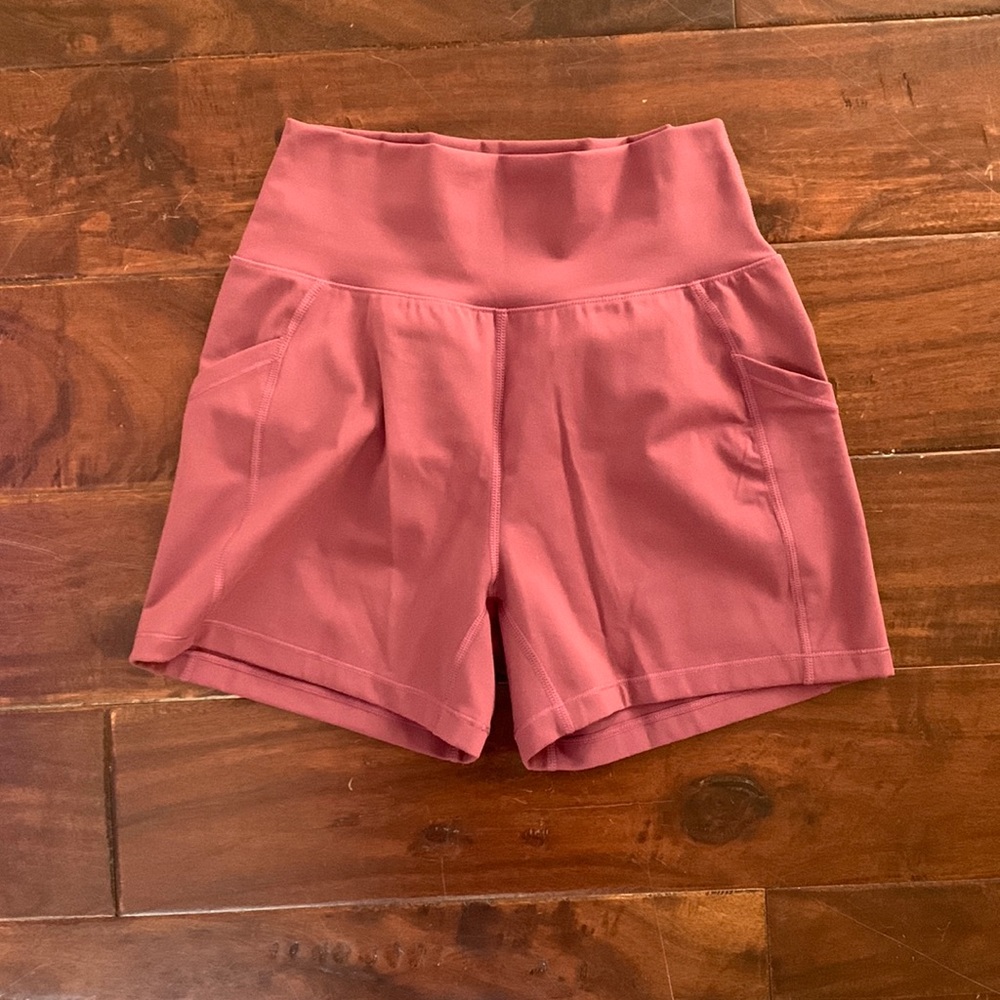 Alphalete pocket shorts